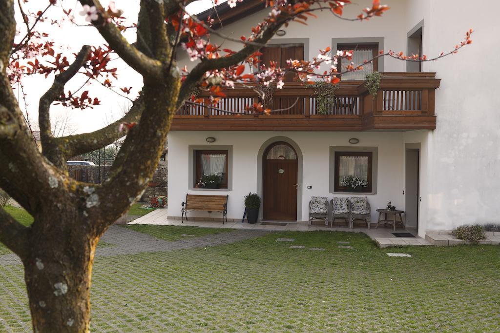 Sentiero Valinis Bed & Breakfast Fanna Exterior photo